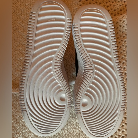 NEW Nike Women's Court Vision Alta Sneakers White Size 8 Athletic Shoes - Picture 8 of 9